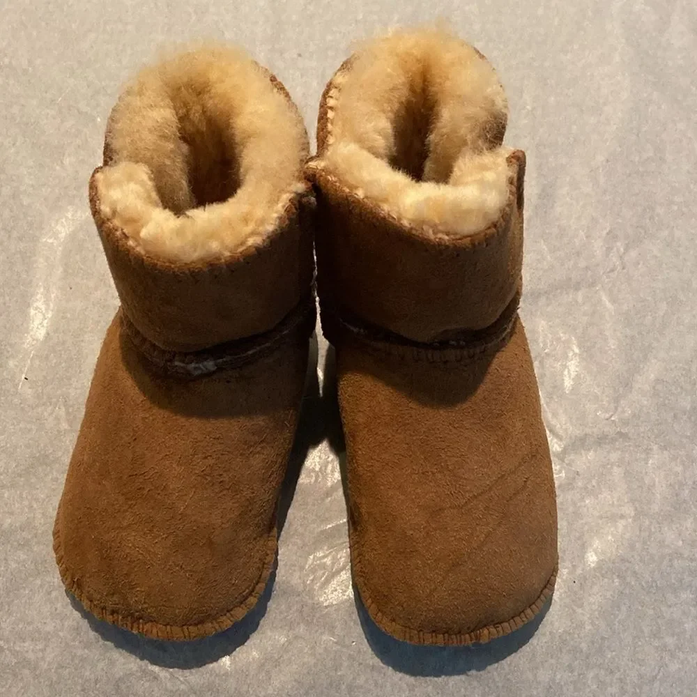 UGG cozy brown